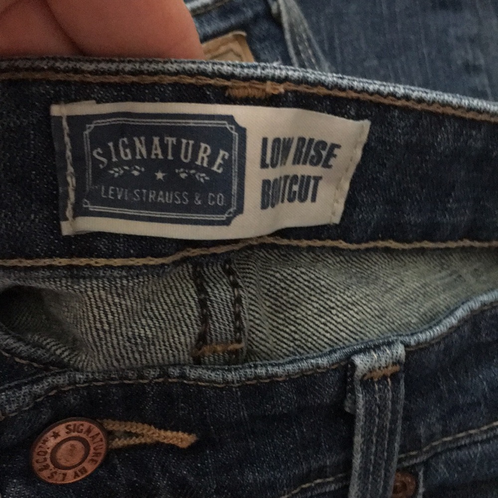 Levi’s | Women’s signature low rise boot cut 10 - Picture 2 of 8